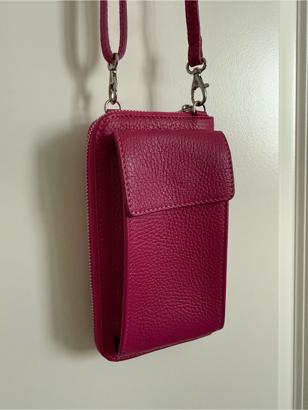 Vera Pelle Italy pebbled leather crossbody wallet phone bag adj. strap